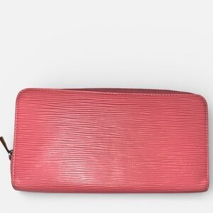 Louis Vuitton Epi leather Zippy Wallet. Price drop + Free Shipping